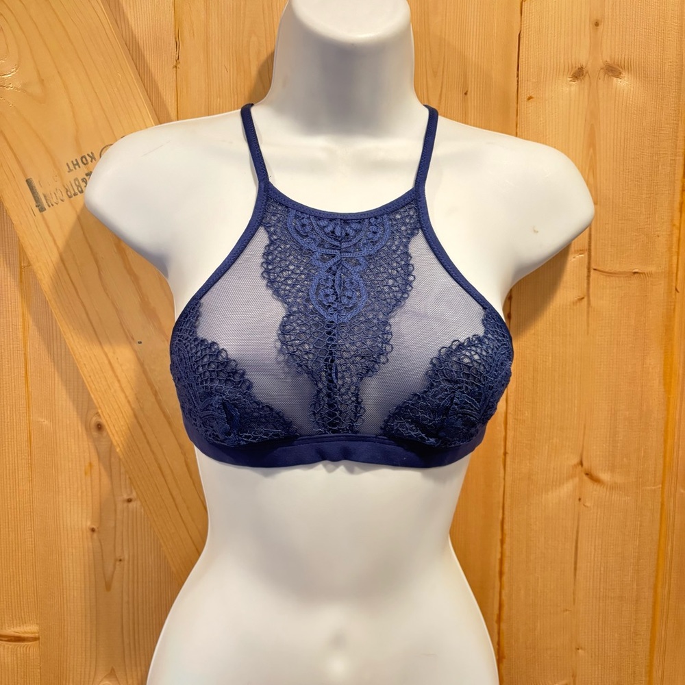 Victoria’s Secret Elegant Navy Lace Bralette